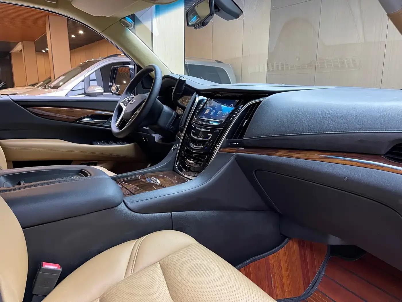 2017 Cadillac Escalade 6.2L ESV Platinum Edition Extended Wheelbase — миниатюра 17
