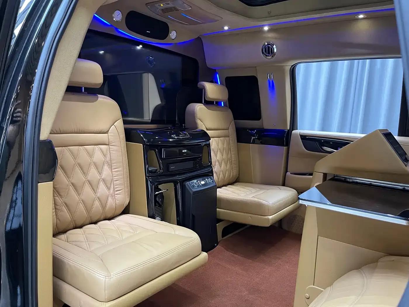 2017 Cadillac Escalade 6.2L ESV Platinum Edition Extended Wheelbase — миниатюра 5
