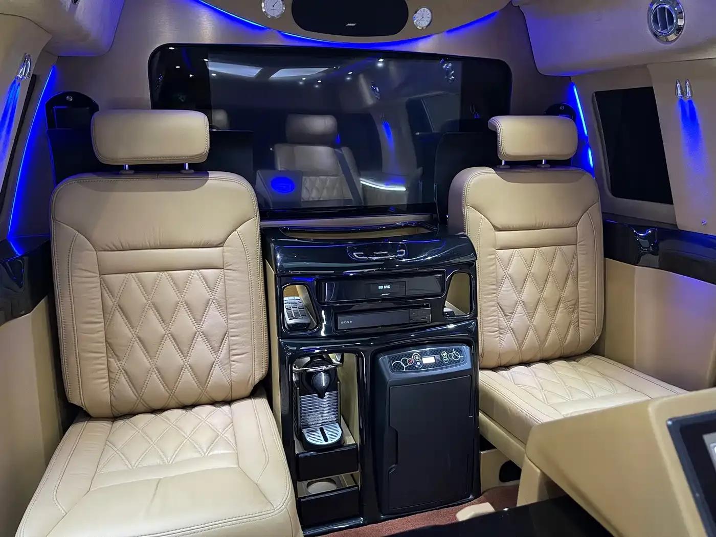 2017 Cadillac Escalade 6.2L ESV Platinum Edition Extended Wheelbase — миниатюра 6