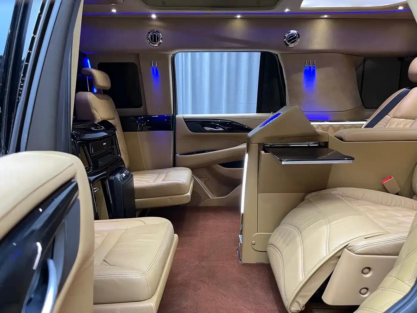 2017 Cadillac Escalade 6.2L ESV Platinum Edition Extended Wheelbase — миниатюра 7