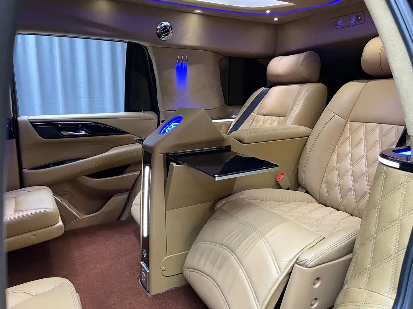 2017 Cadillac Escalade 6.2L ESV Platinum Edition Extended Wheelbase — миниатюра 8