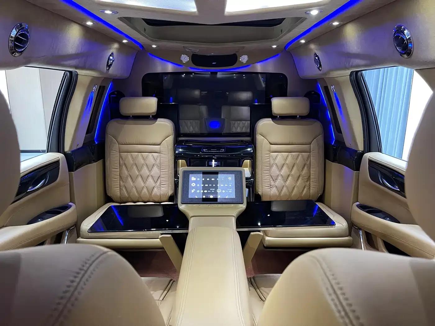2017 Cadillac Escalade 6.2L ESV Platinum Edition Extended Wheelbase — миниатюра 9