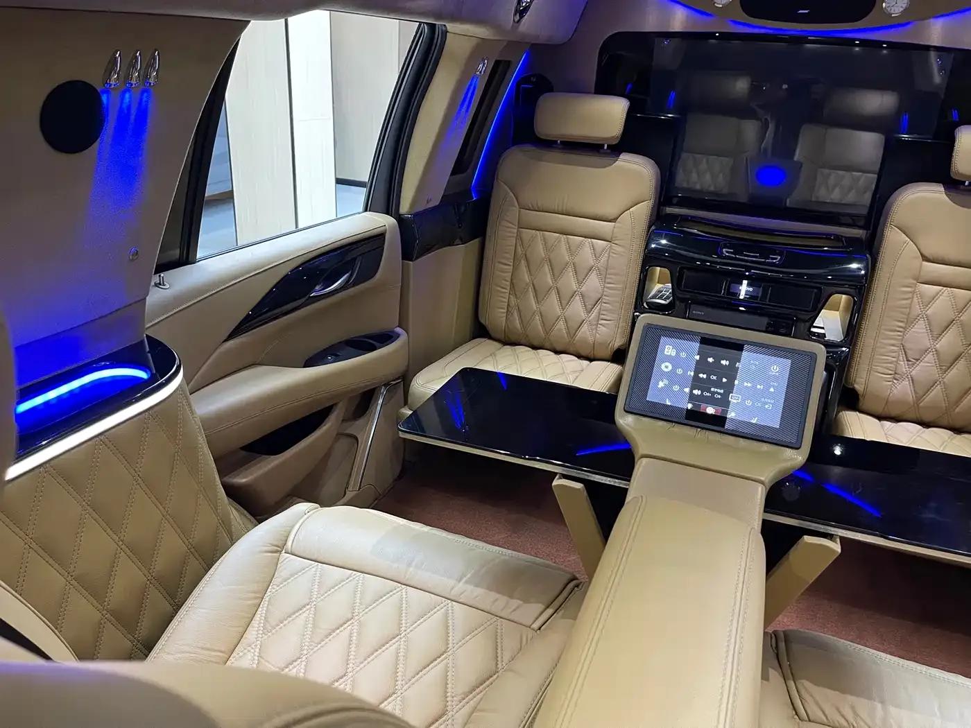 2017 Cadillac Escalade 6.2L ESV Platinum Edition Extended Wheelbase — миниатюра 10
