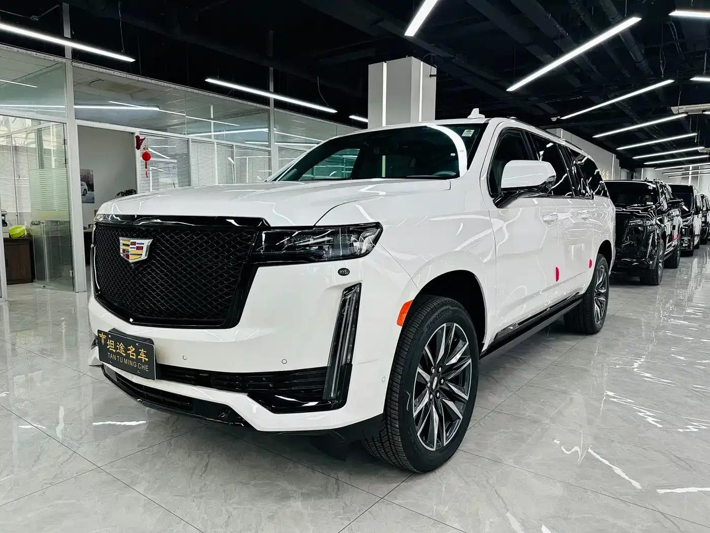 2017 Cadillac Escalade 6.2L ESV Platinum Edition Extended Wheelbase — миниатюра 1