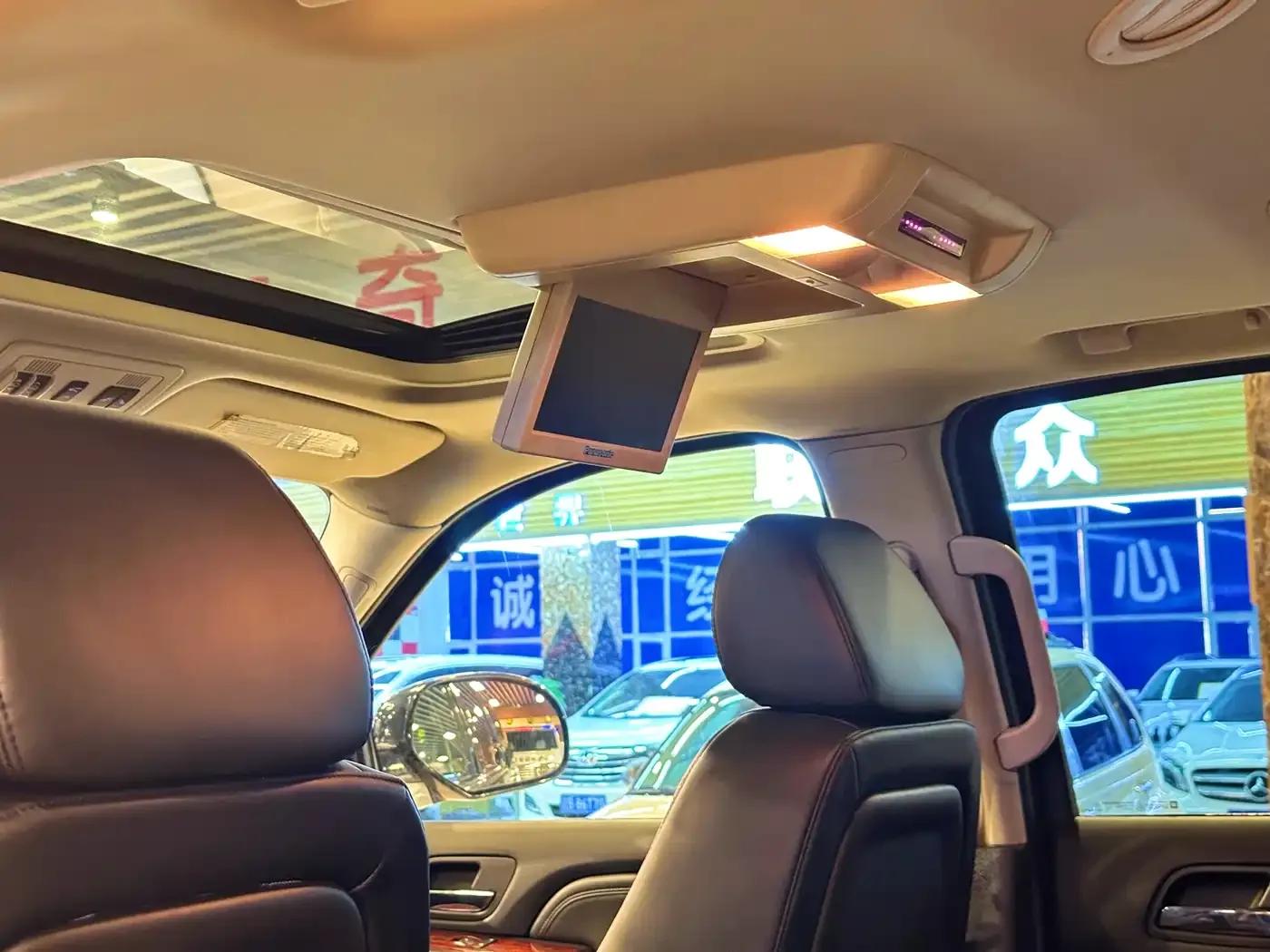 2008 Cadillac Escalade 6.2 AWD — миниатюра 11