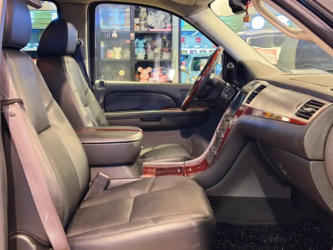 2008 Cadillac Escalade 6.2 AWD — миниатюра 16