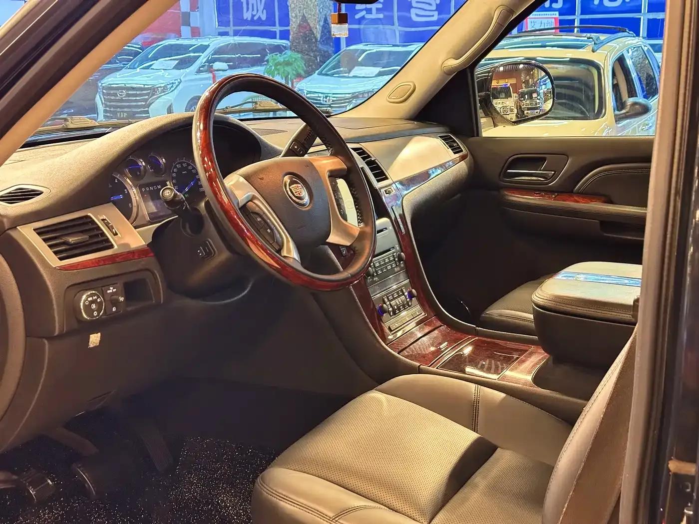 2008 Cadillac Escalade 6.2 AWD — миниатюра 9