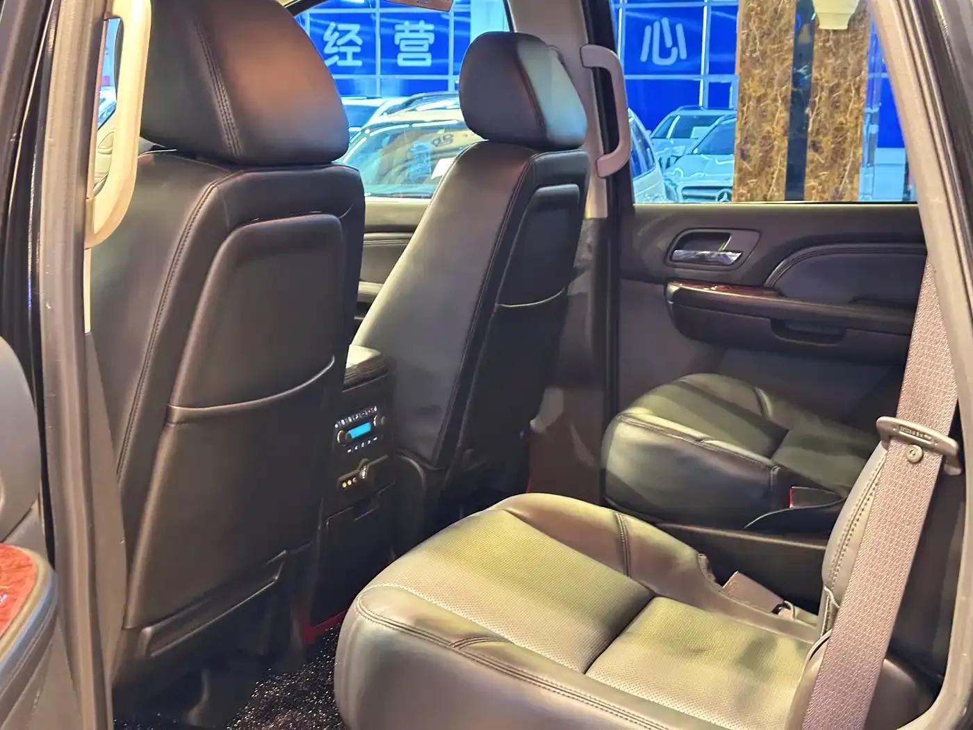 2008 Cadillac Escalade 6.2 AWD — миниатюра 10