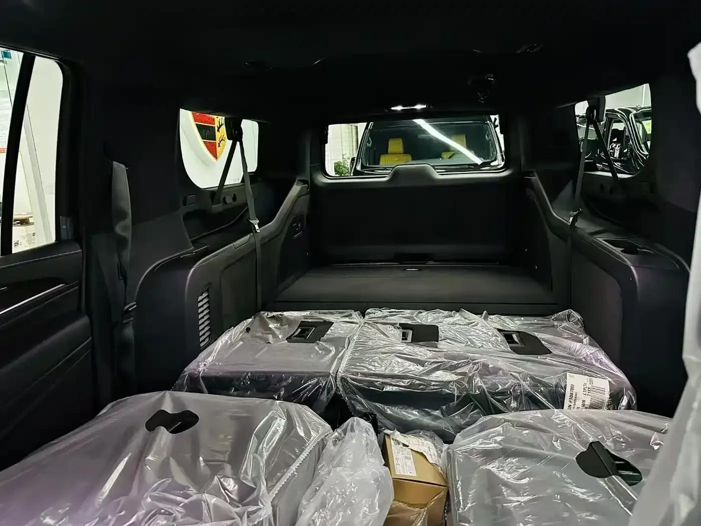 2024 Cadillac Escalade 6.2L Automatic — миниатюра 7