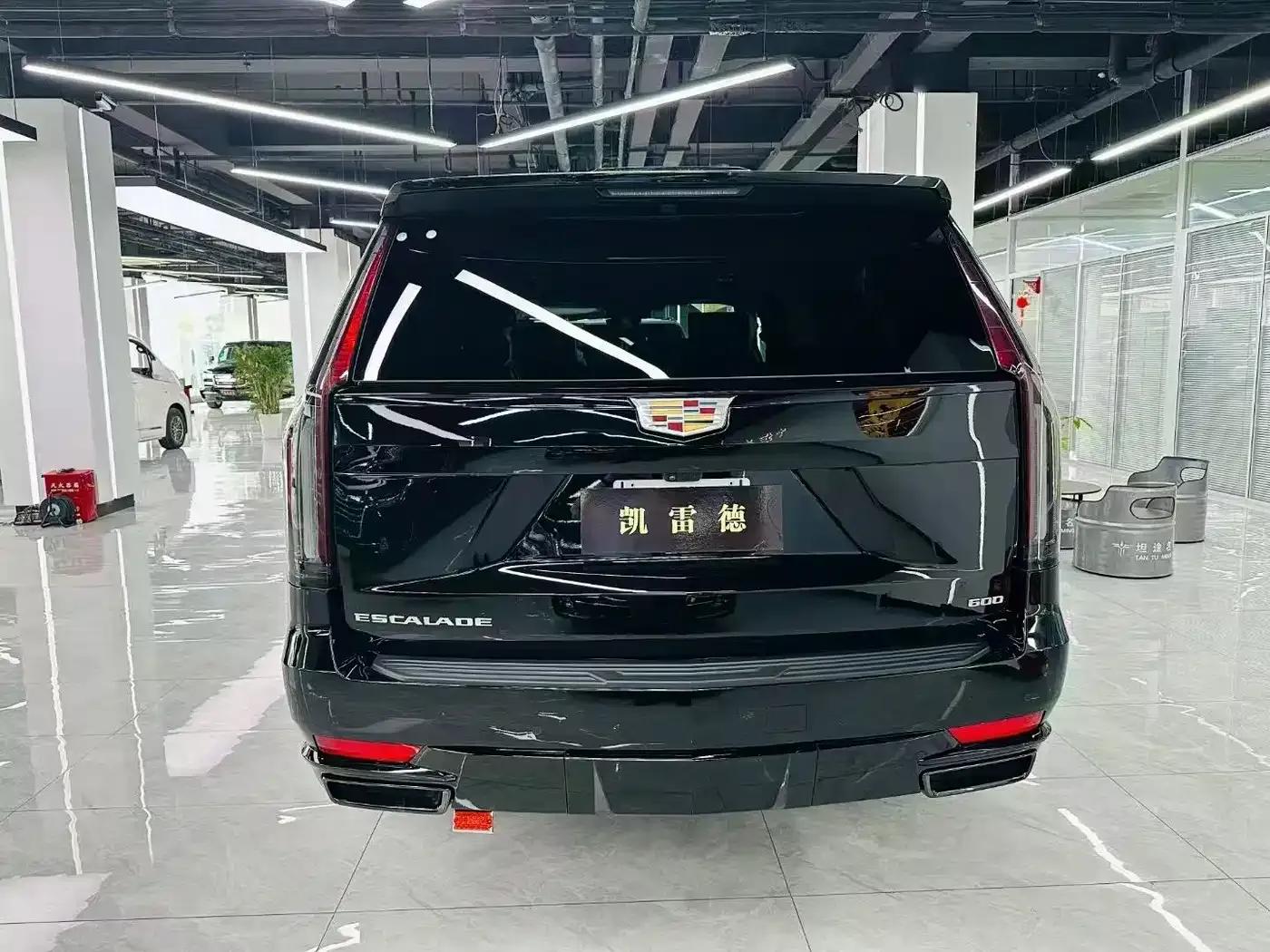 2024 Cadillac Escalade 6.2L Automatic — миниатюра 9