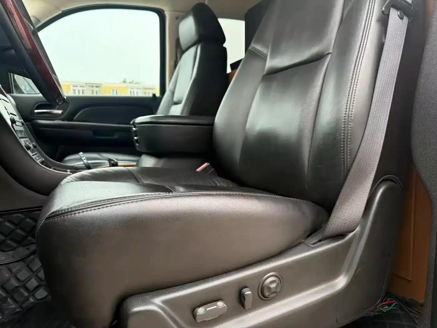 2008 Cadillac Escalade 6.2 AWD — миниатюра 10