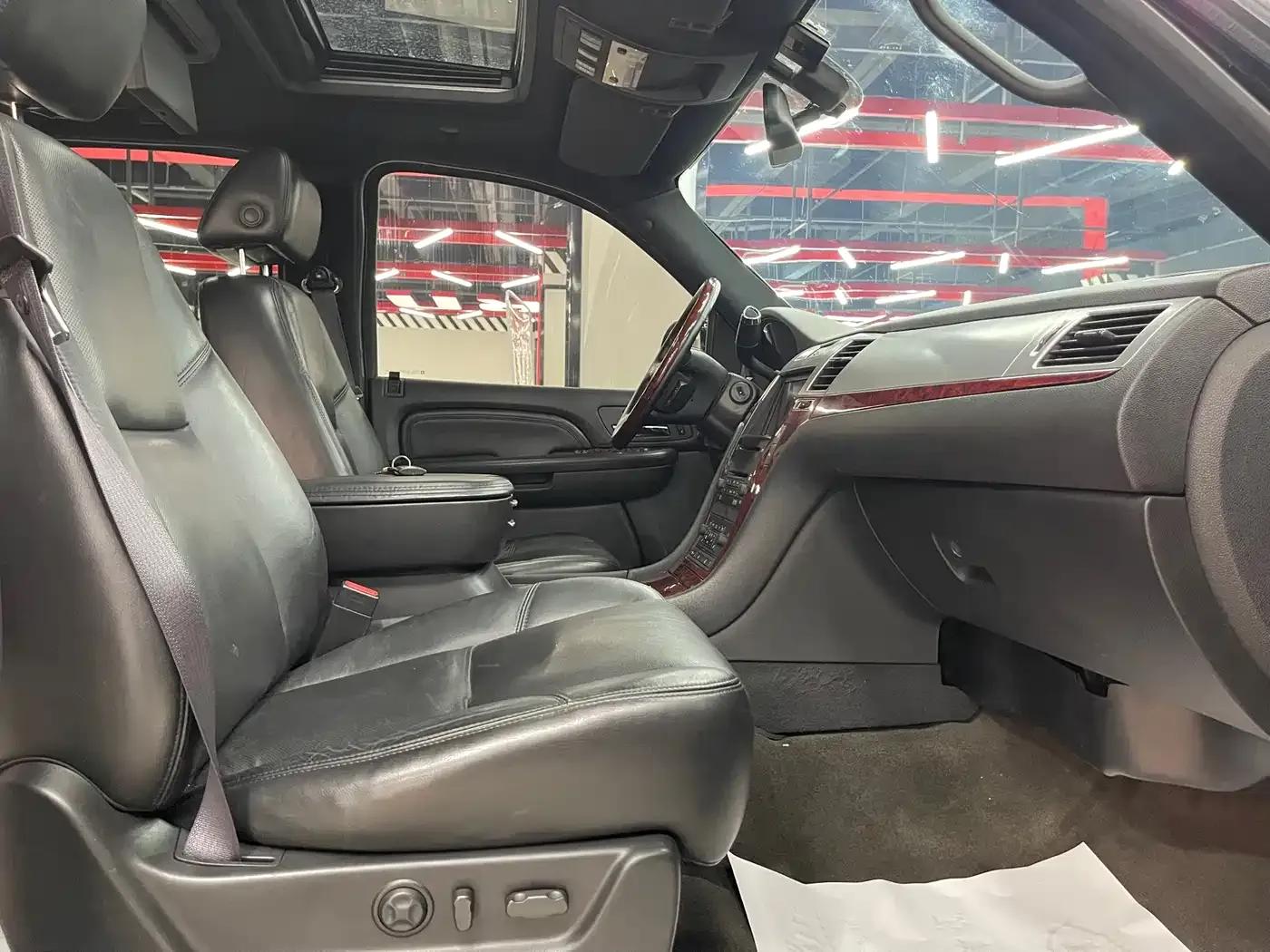 2008 Cadillac Escalade 6.2 AWD — миниатюра 16
