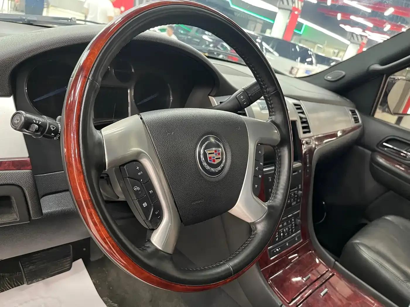 2008 Cadillac Escalade 6.2 AWD — миниатюра 17