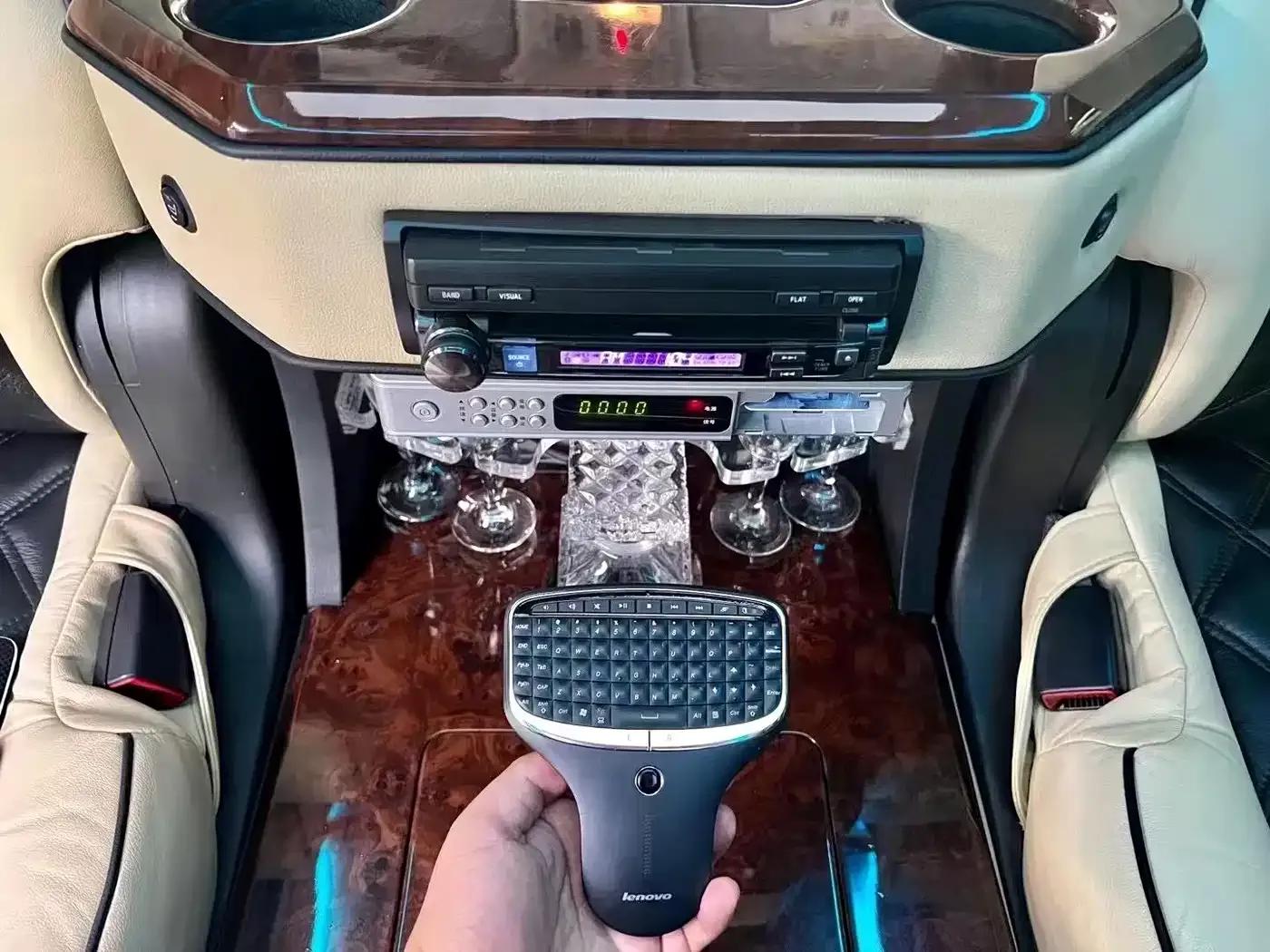 2013 Cadillac Escalade 6.2L ESV Platinum Edition Extended Wheelbase — миниатюра 25
