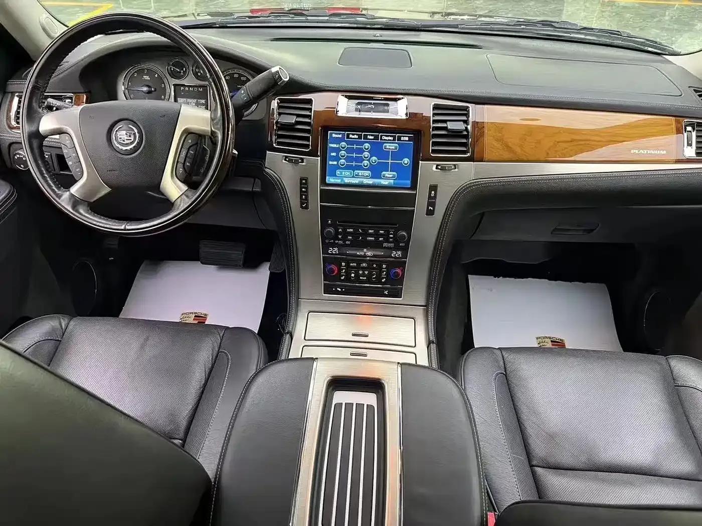 2013 Cadillac Escalade 6.2L ESV Platinum Edition Extended Wheelbase — миниатюра 4