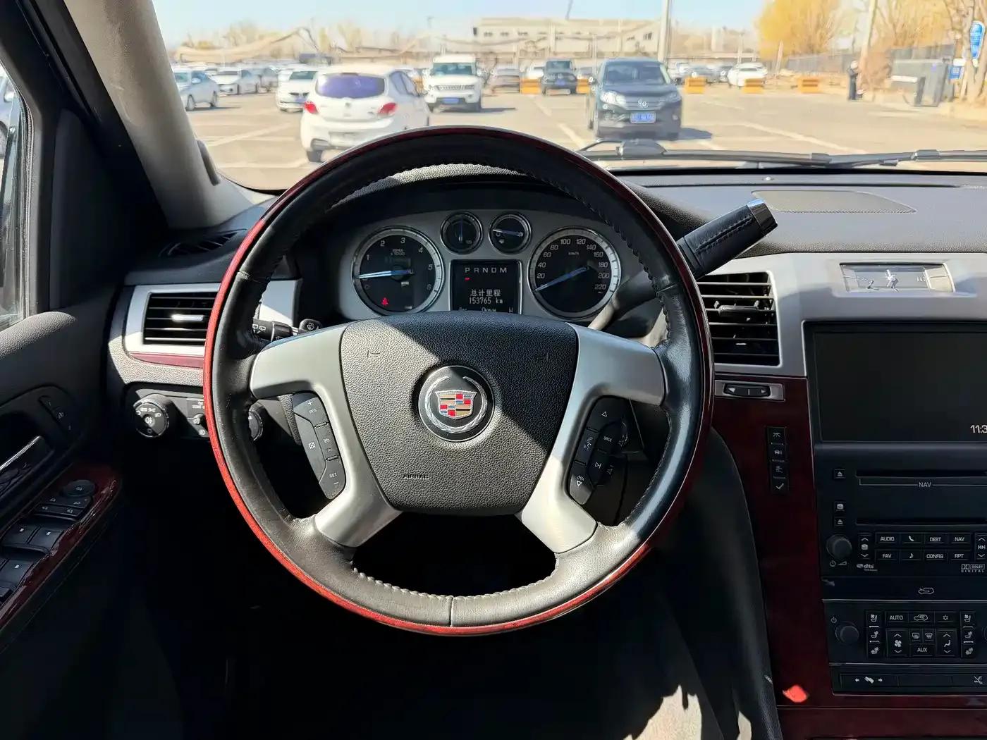 2010 Cadillac Escalade 6.0 Hybrid — миниатюра 12