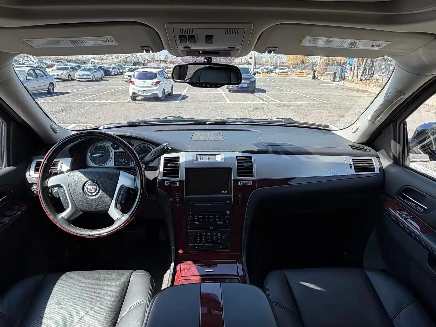 2010 Cadillac Escalade 6.0 Hybrid — миниатюра 16