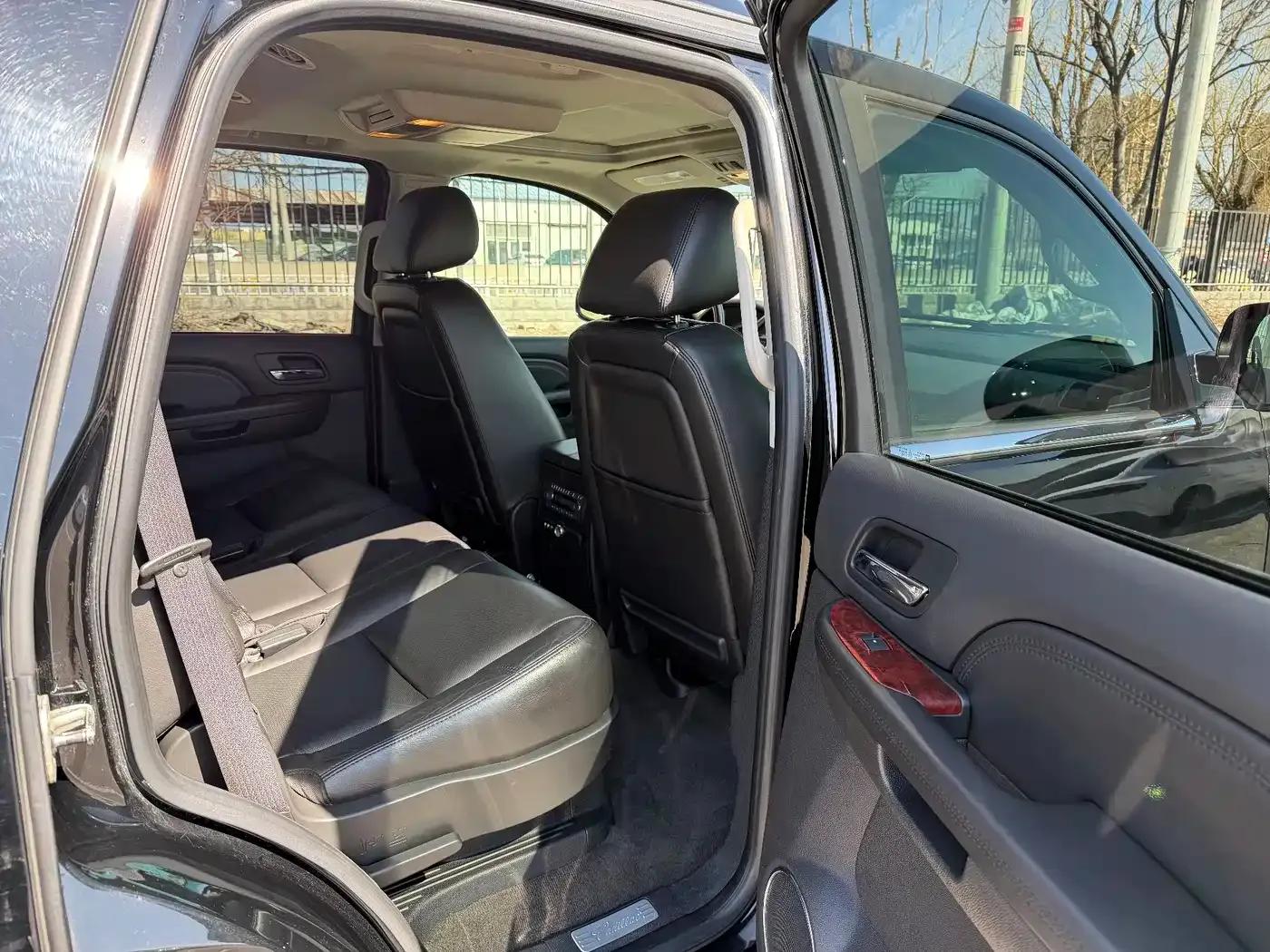 2010 Cadillac Escalade 6.0 Hybrid — миниатюра 17