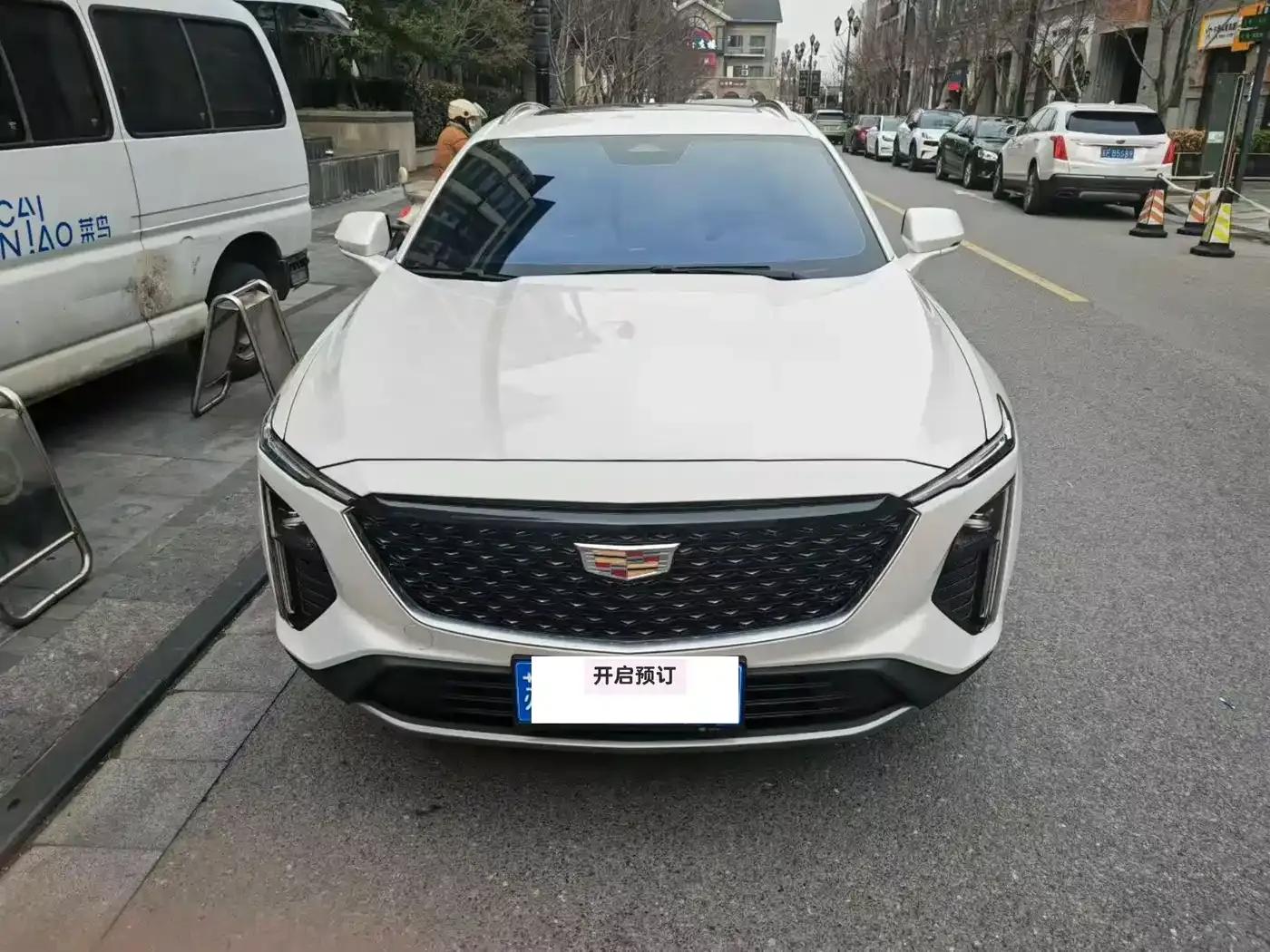 2023 Cadillac GT4 25T Luxury Edition — миниатюра 1
