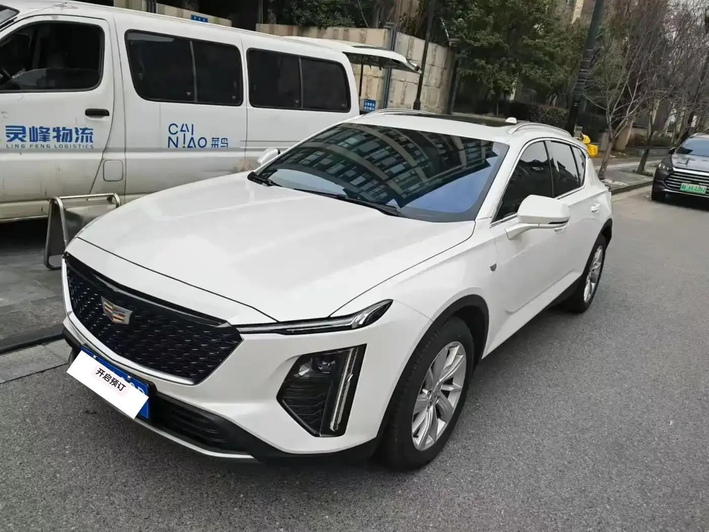 2023 Cadillac GT4 25T Luxury Edition — миниатюра 2