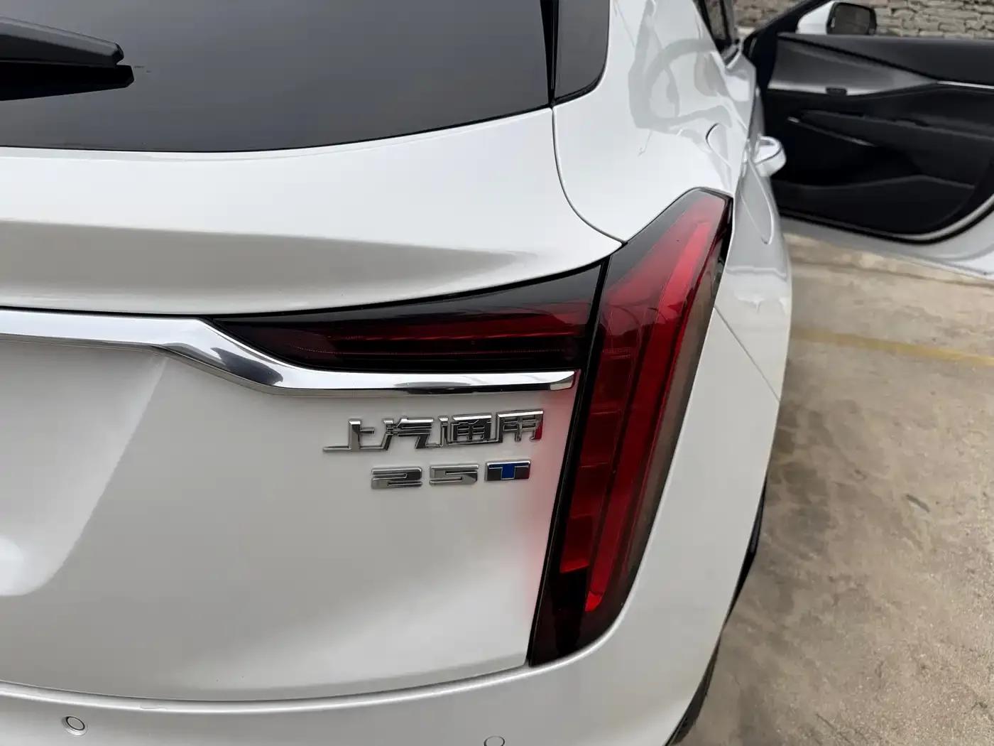 2023 Cadillac GT4 25T Luxury — миниатюра 16