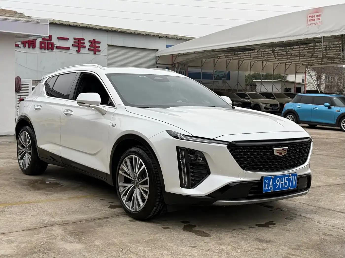 2023 Cadillac GT4 25T Luxury — миниатюра 3