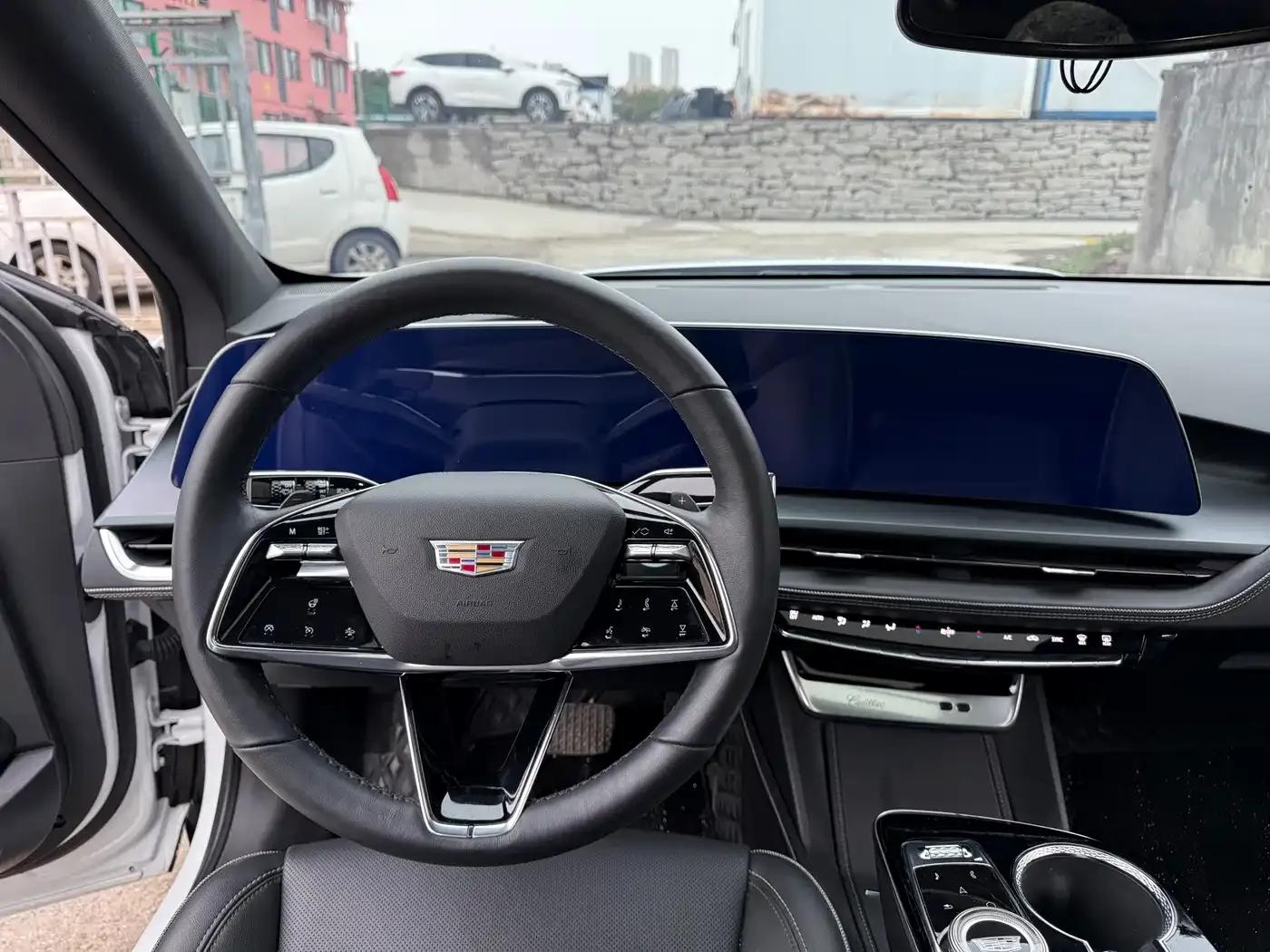 2023 Cadillac GT4 25T Luxury — миниатюра 10