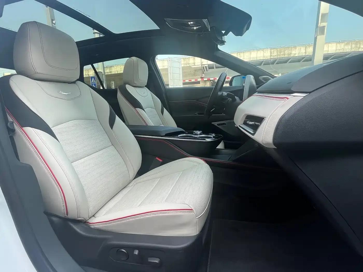 2023 Cadillac GT4 25T Premium — миниатюра 20