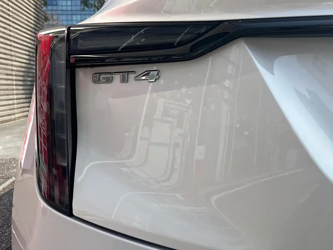 2023 Cadillac GT4 25T Premium — миниатюра 8