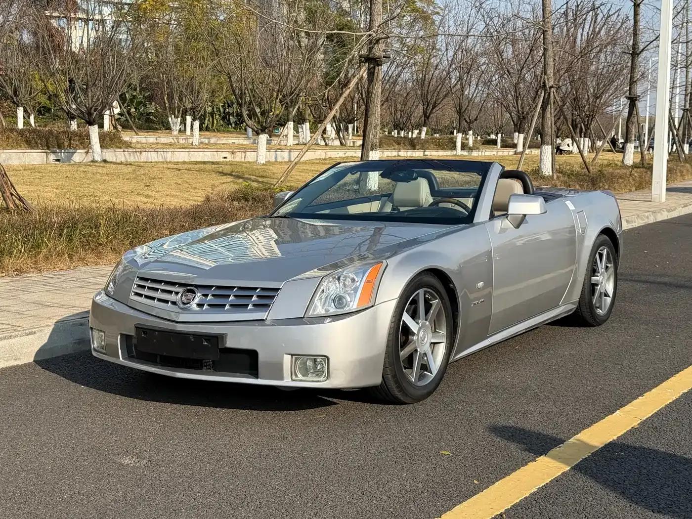 2005 Cadillac XLR 4.6 — миниатюра 1