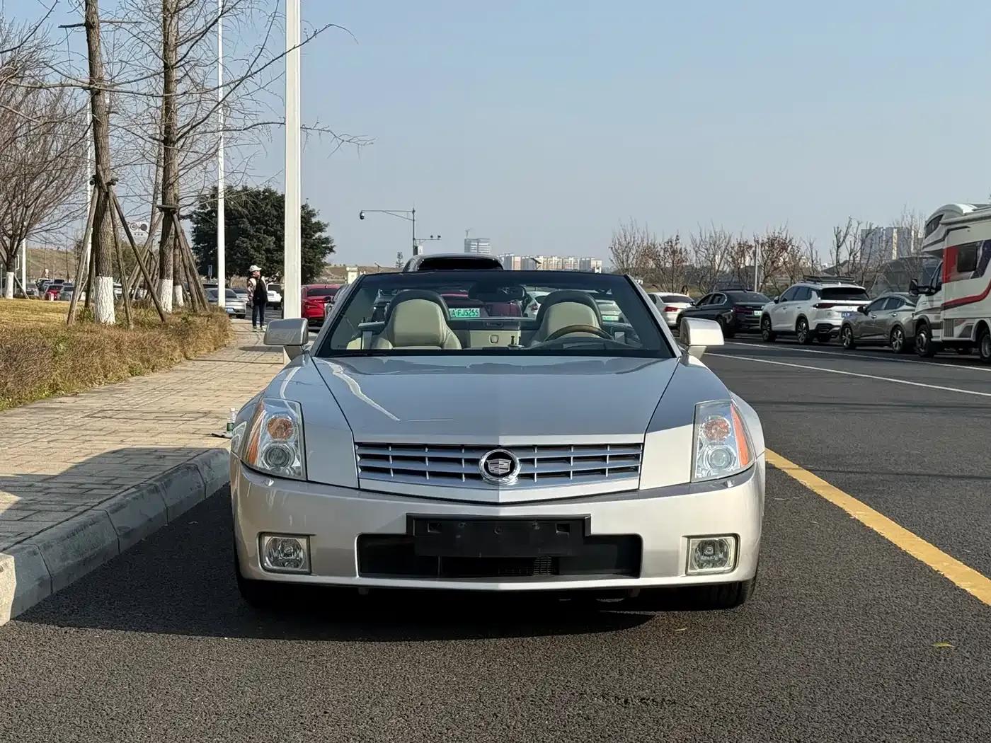 2005 Cadillac XLR 4.6 — миниатюра 2