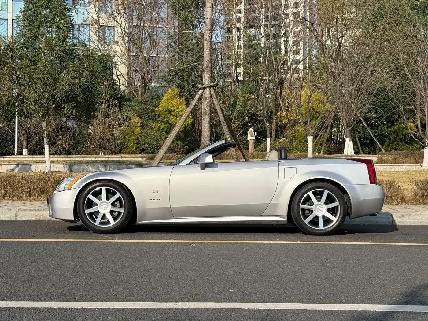 2005 Cadillac XLR 4.6 — миниатюра 4