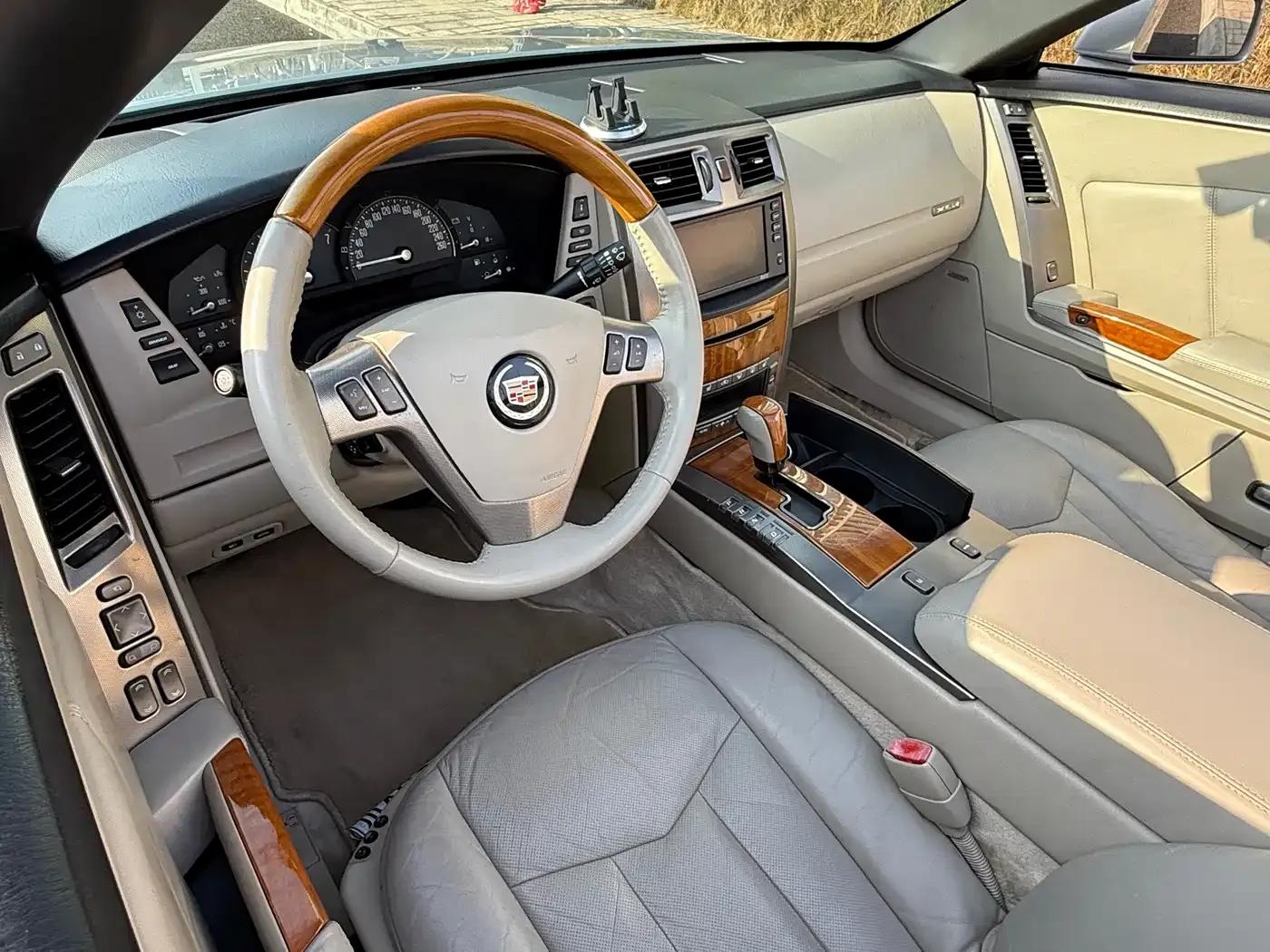 2005 Cadillac XLR 4.6 — миниатюра 6