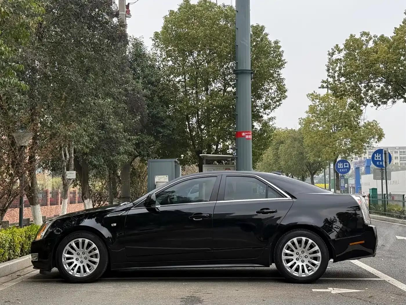 Imported Cadillac CTS 2010 3.0 Luxury Sport Edition — миниатюра 3