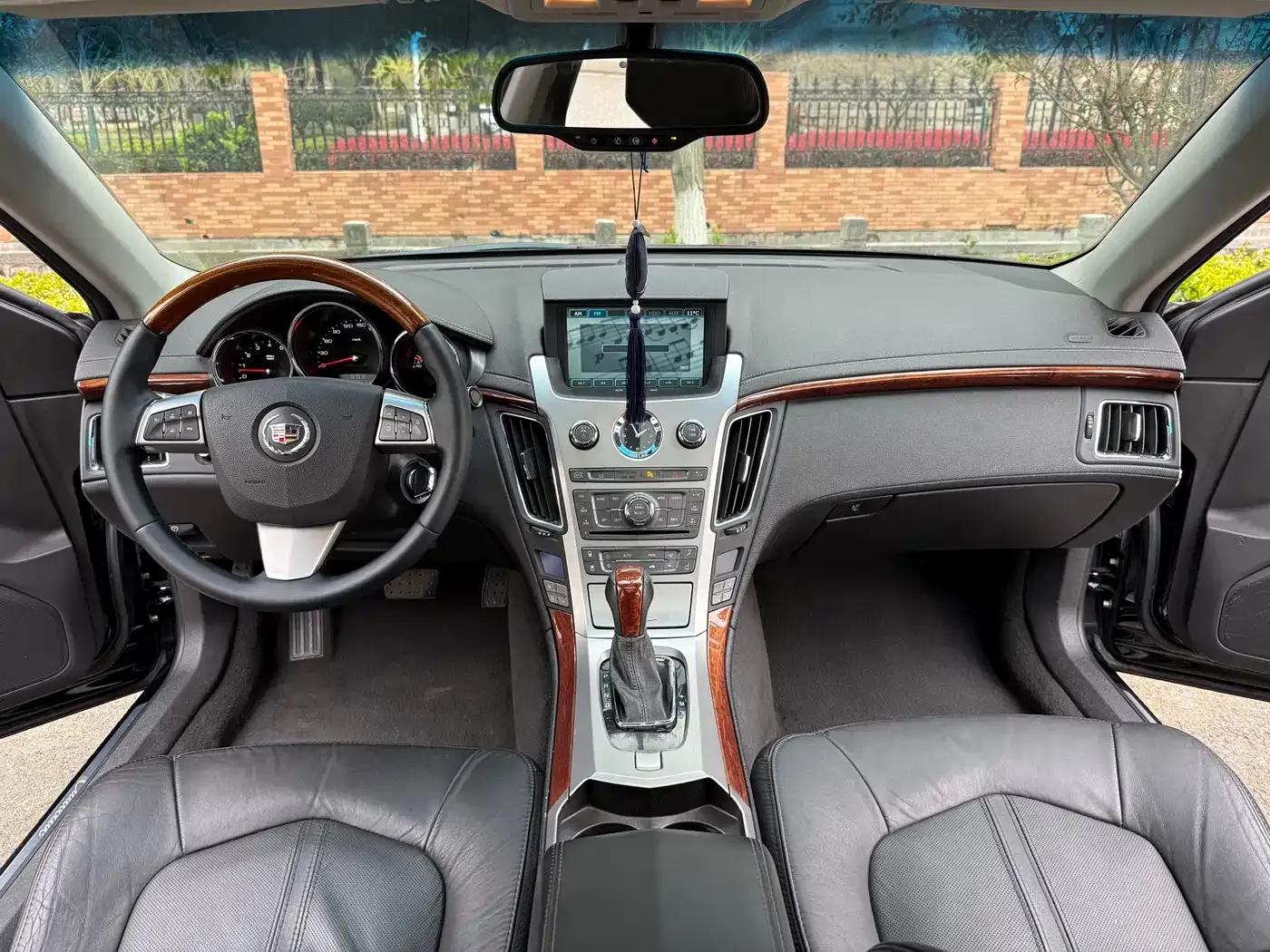 Imported Cadillac CTS 2010 3.0 Luxury Sport Edition — миниатюра 9