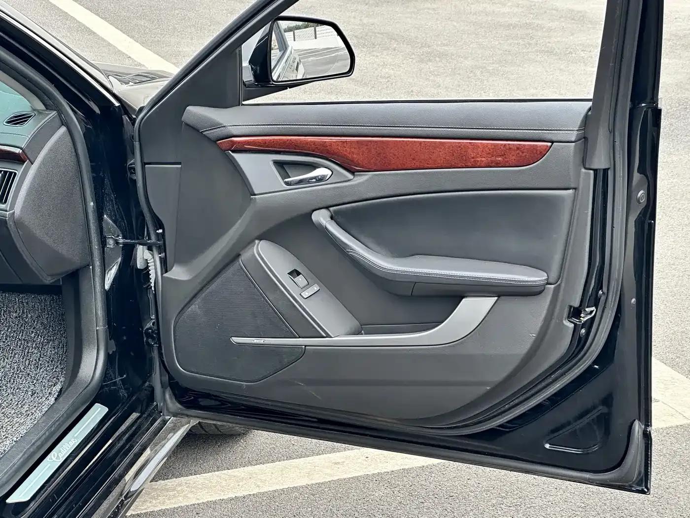 Imported Cadillac CTS 2012 3.0L Luxury Sport Edition — миниатюра 23