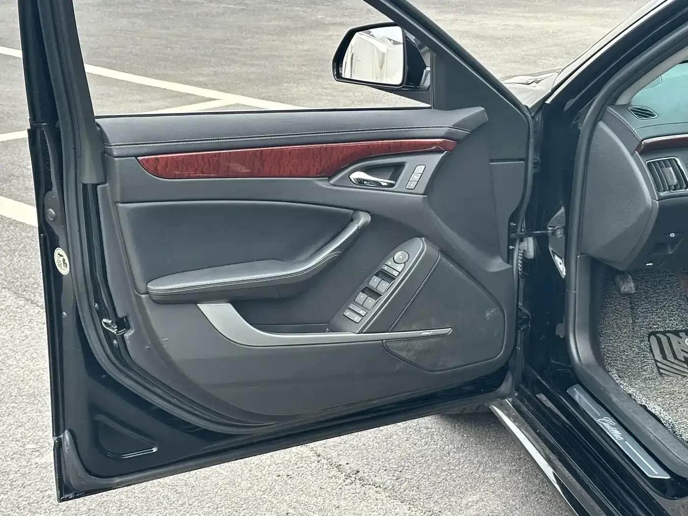 Imported Cadillac CTS 2012 3.0L Luxury Sport Edition — миниатюра 26