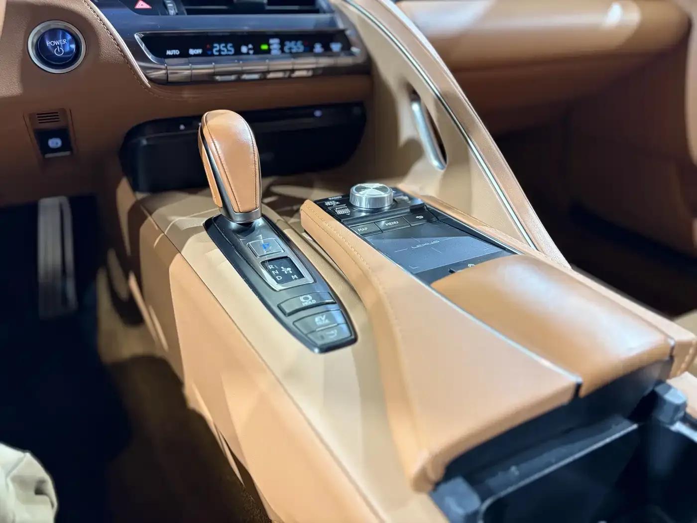 Lexus LC 2020 500h Sport — миниатюра 16