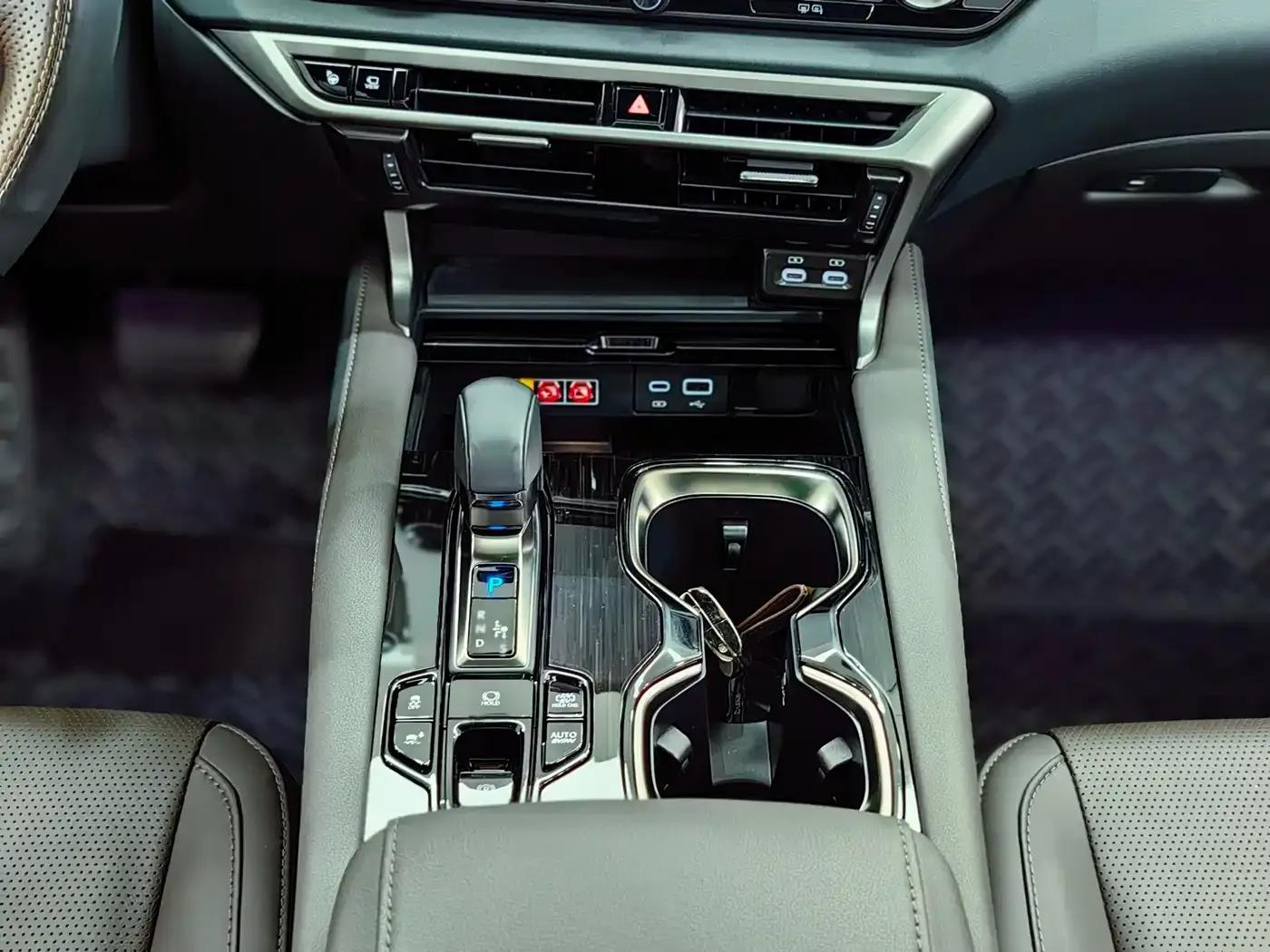 Lexus RX Hybrid 2023 450h+ AWD Enjoy Edition — миниатюра 9