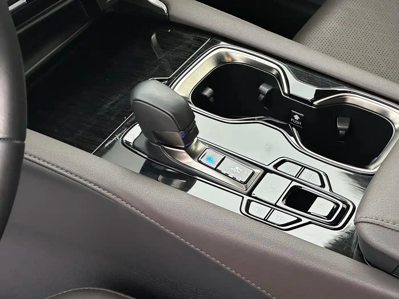Lexus RX Hybrid 2023 450h+ AWD Enjoy Edition — миниатюра 13