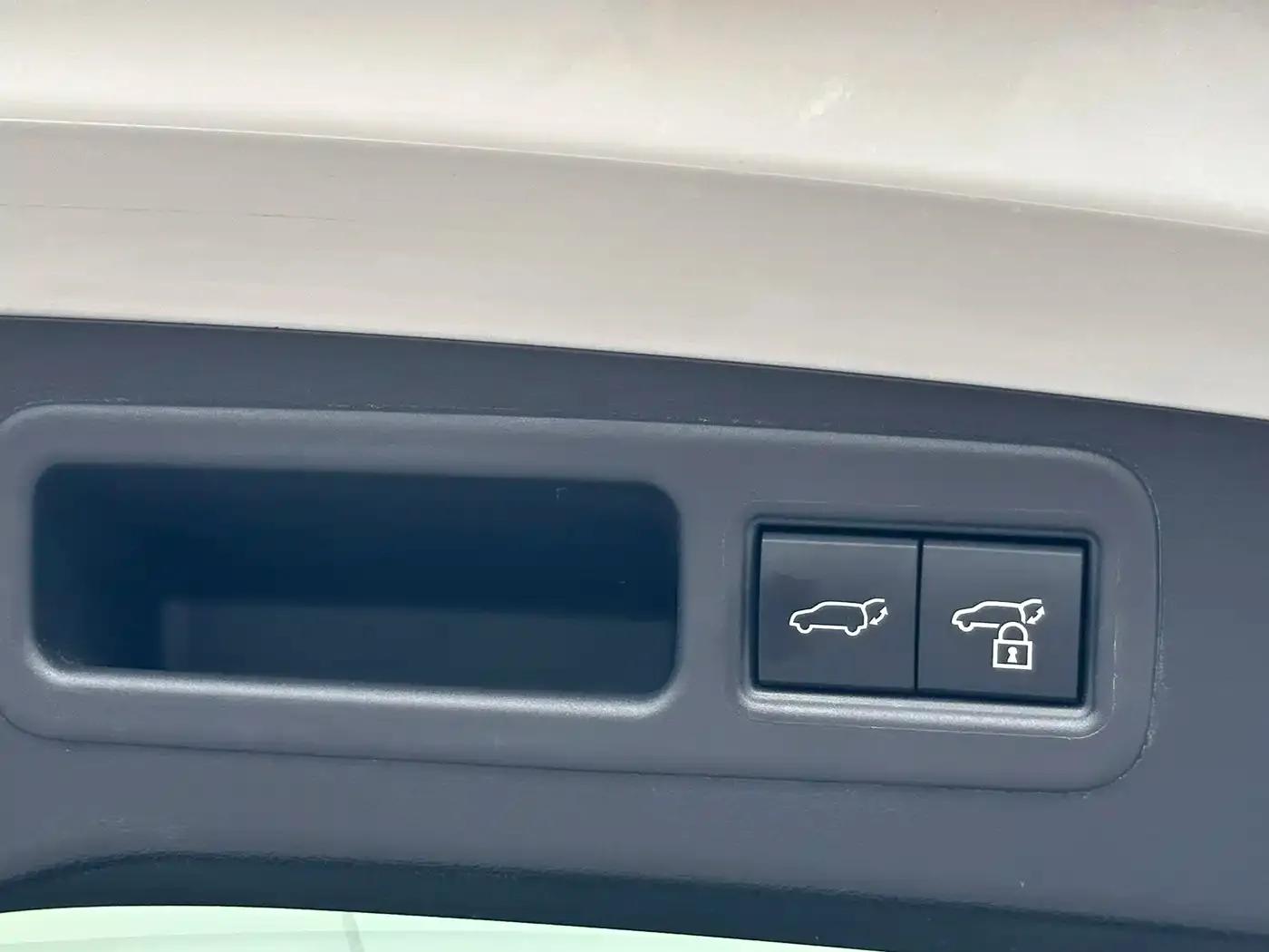 Lexus RX Hybrid 2023 450h+ AWD Enjoy Edition — миниатюра 26