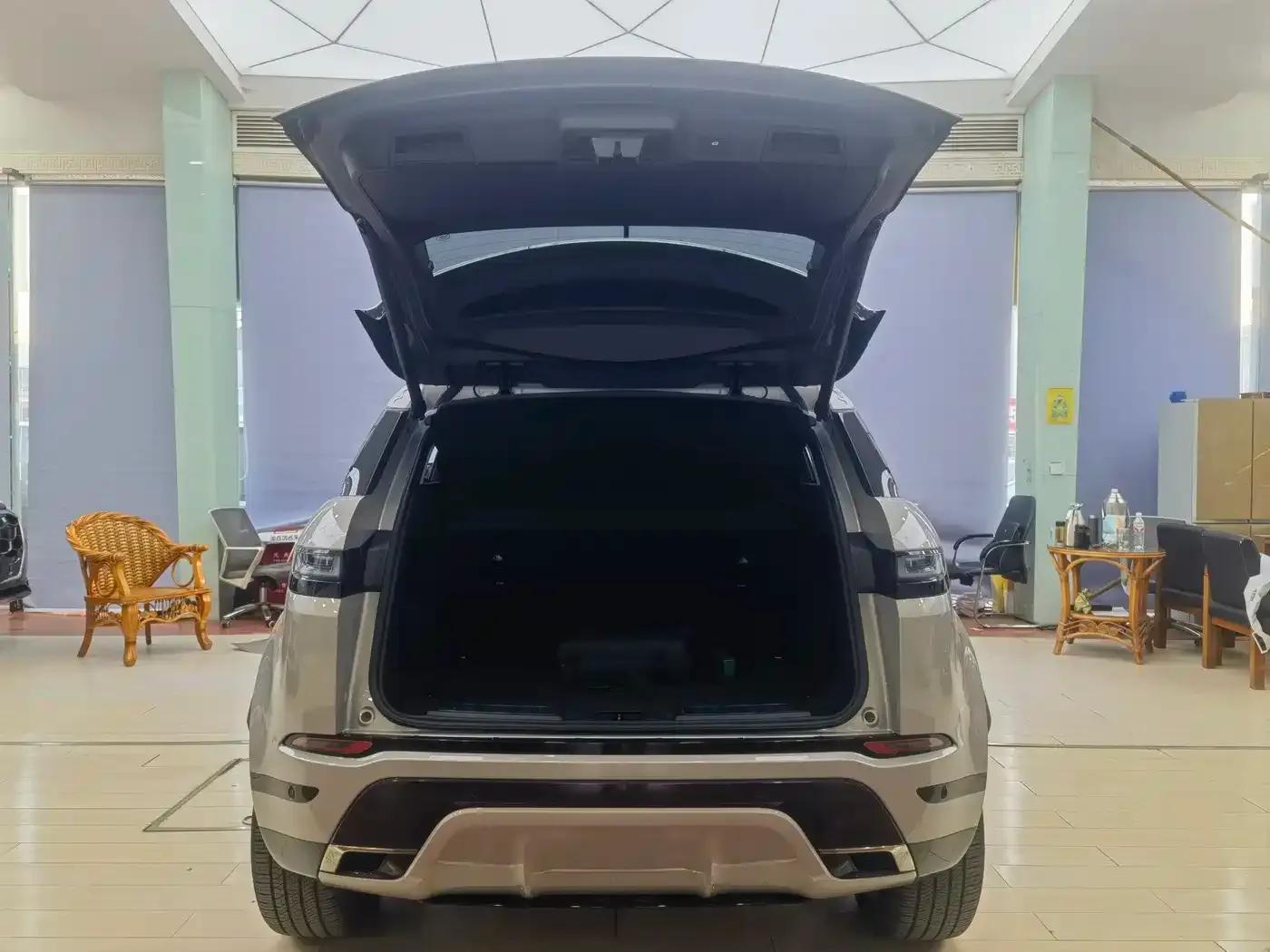 Range Rover Evoque Hybrid 2023 Model: Evoque L P300e Plug-in Electric Hybrid — миниатюра 14