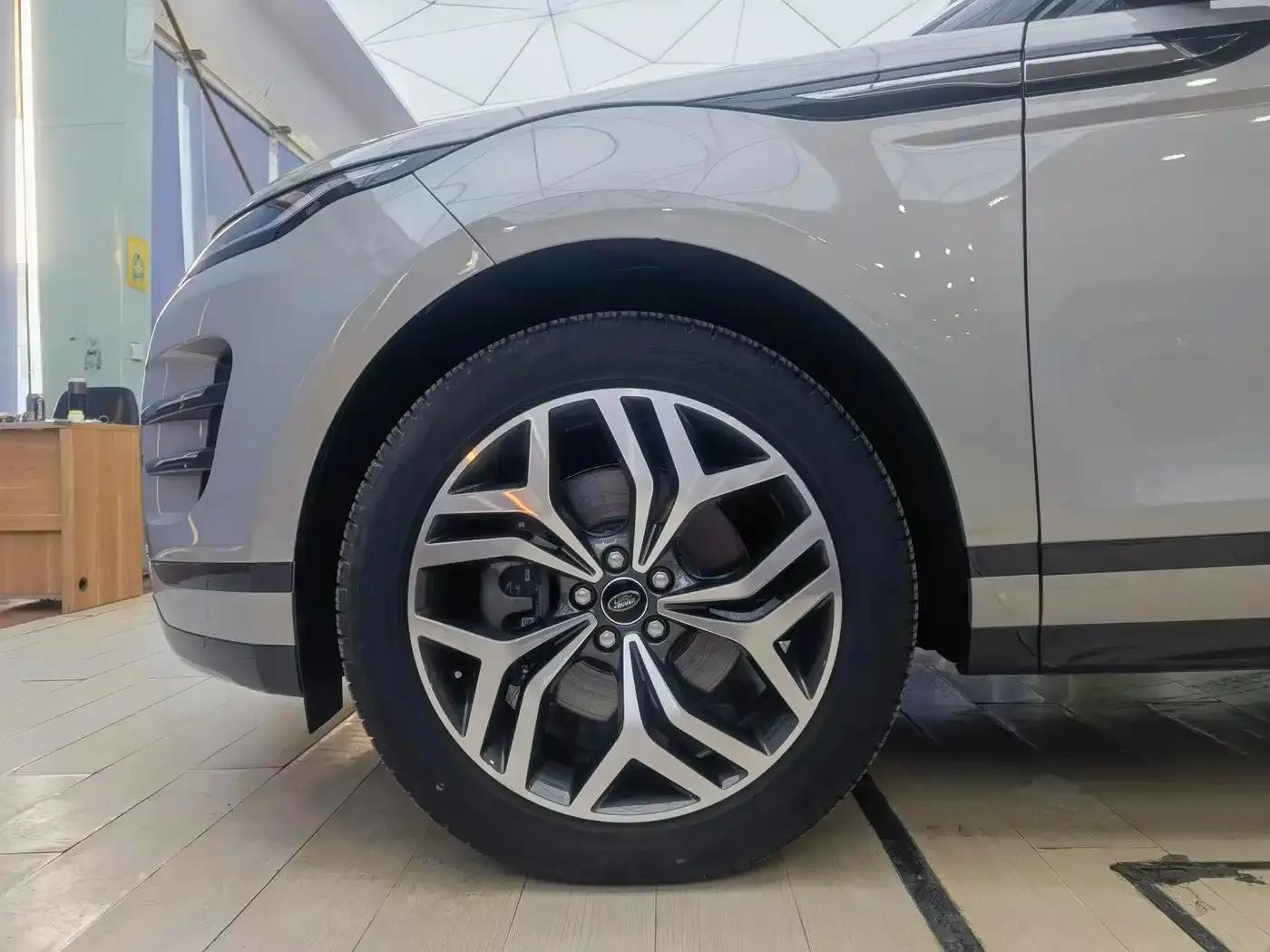Range Rover Evoque Hybrid 2023 Model: Evoque L P300e Plug-in Electric Hybrid — миниатюра 15