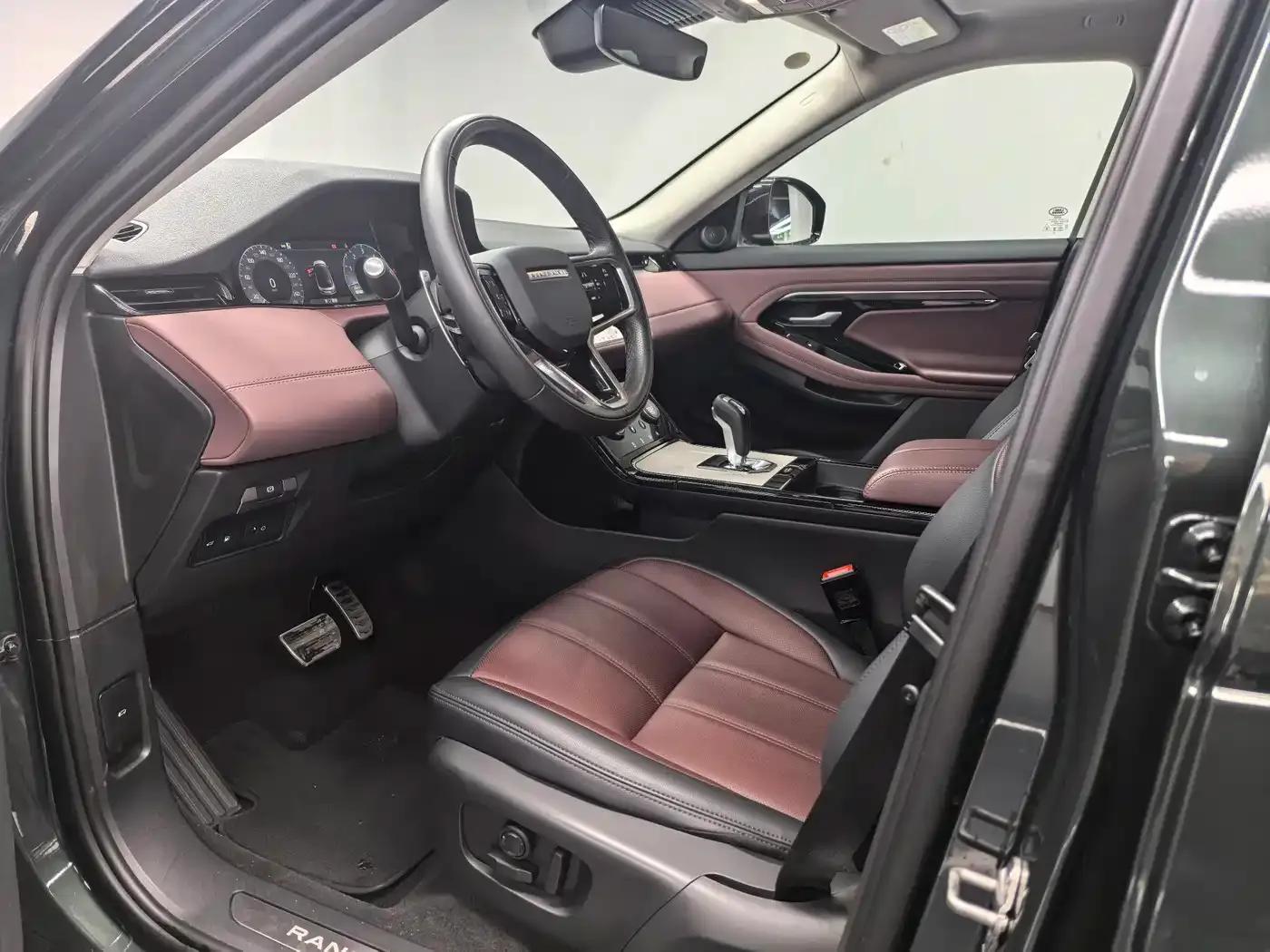 Range Rover Evoque Hybrid 2023 Model: Evoque L P300e Plug-in Electric Hybrid — миниатюра 4