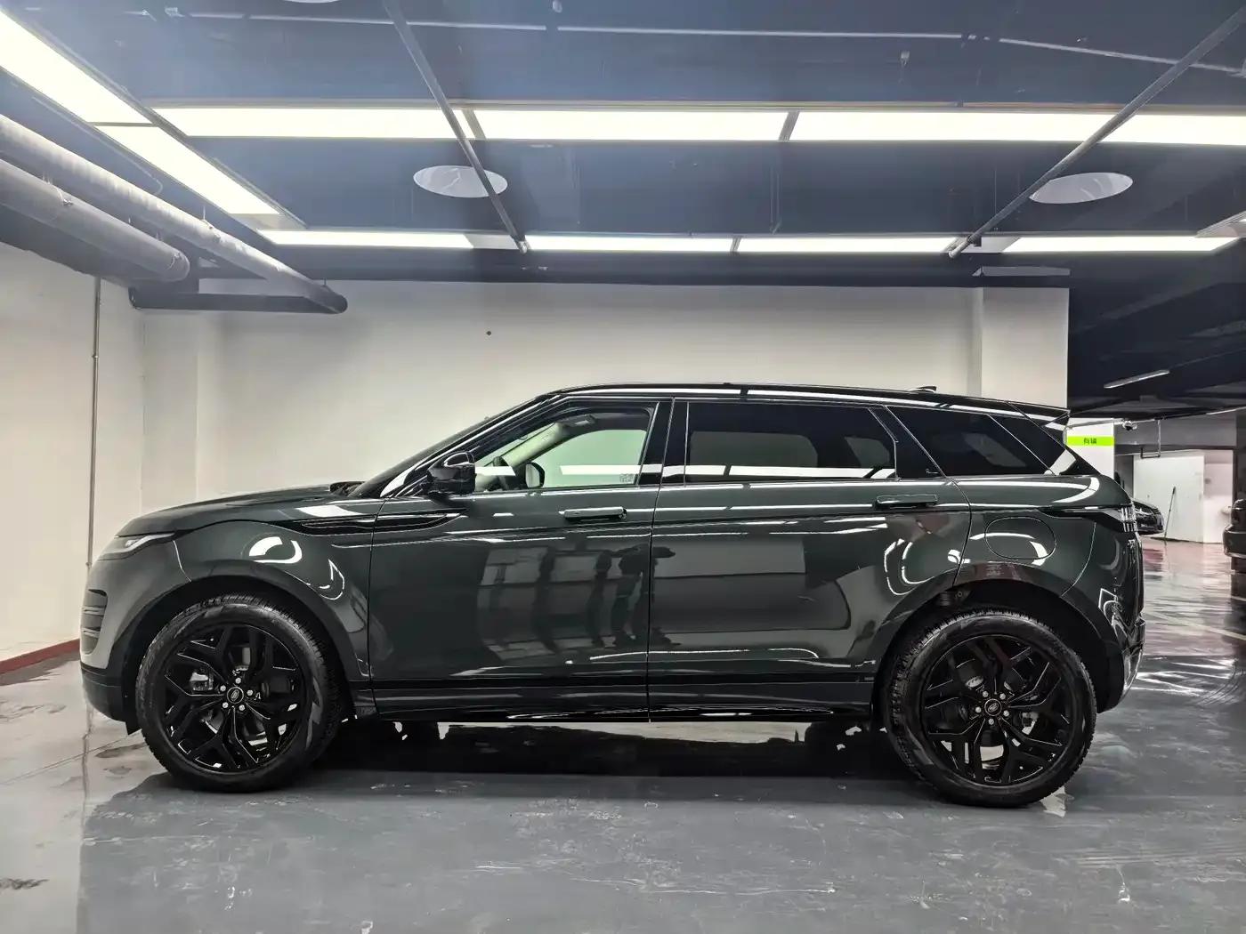 Range Rover Evoque Hybrid 2023 Model: Evoque L P300e Plug-in Electric Hybrid — миниатюра 9