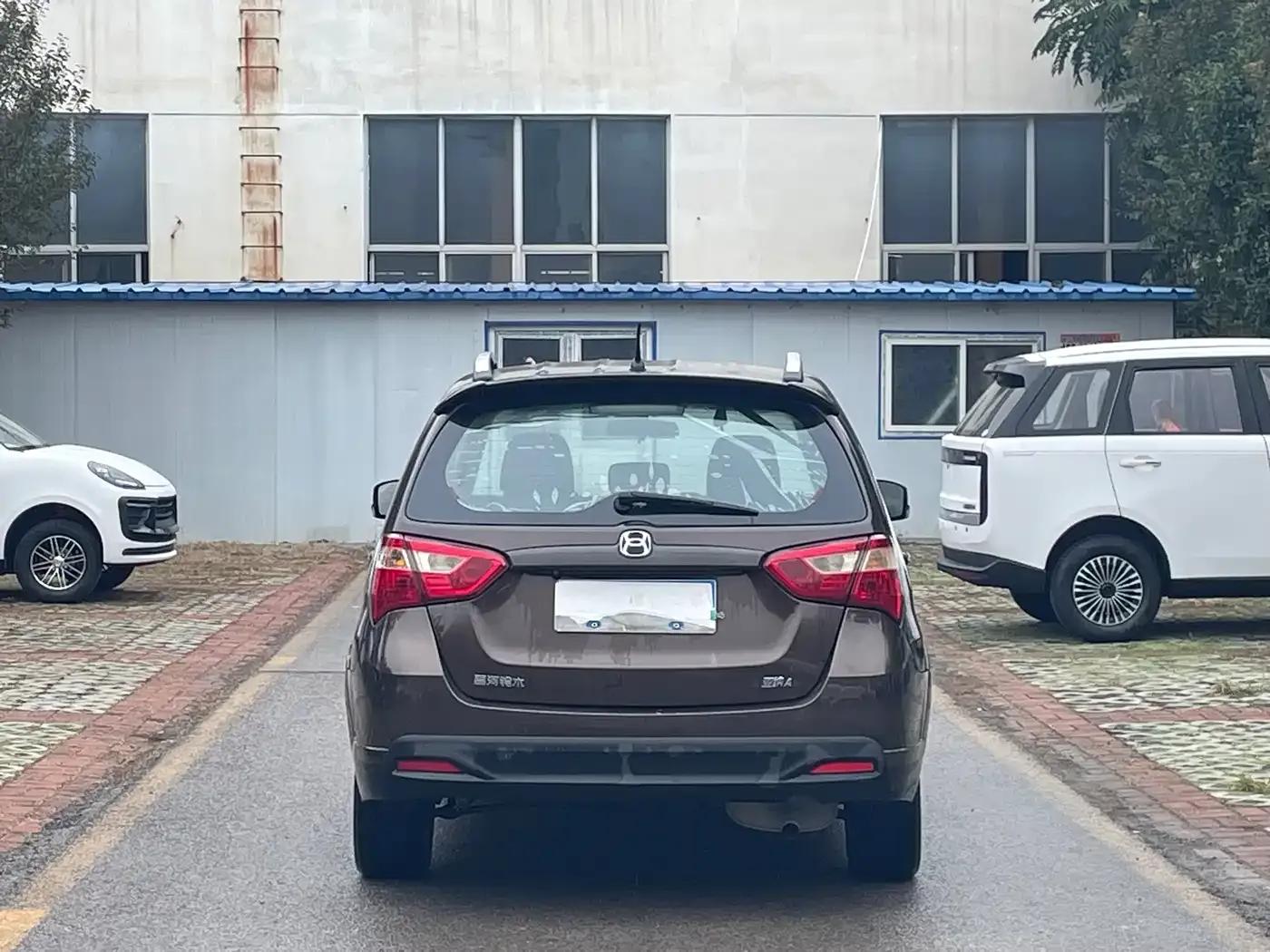 Liana A6 2015 Hatchback 1.4L Manual Ideal Model — миниатюра 7