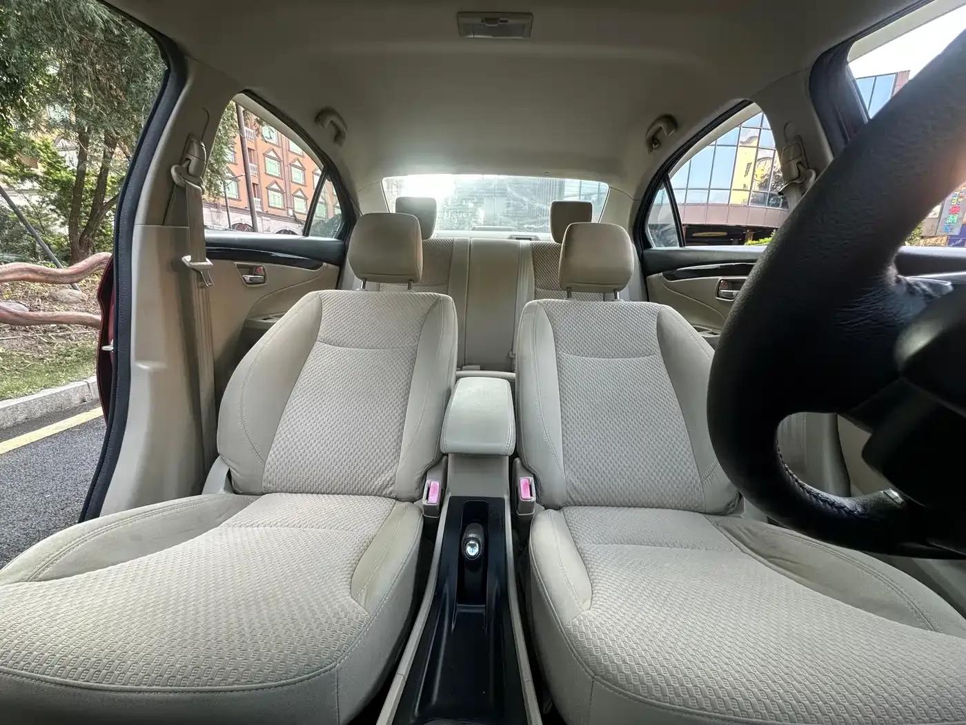 Ciaz 2015 1.6L Automatic Comfort Edition — миниатюра 11