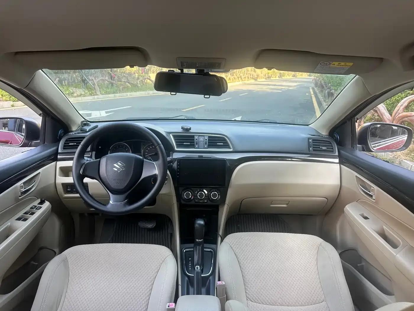 Ciaz 2015 1.6L Automatic Comfort Edition — миниатюра 13