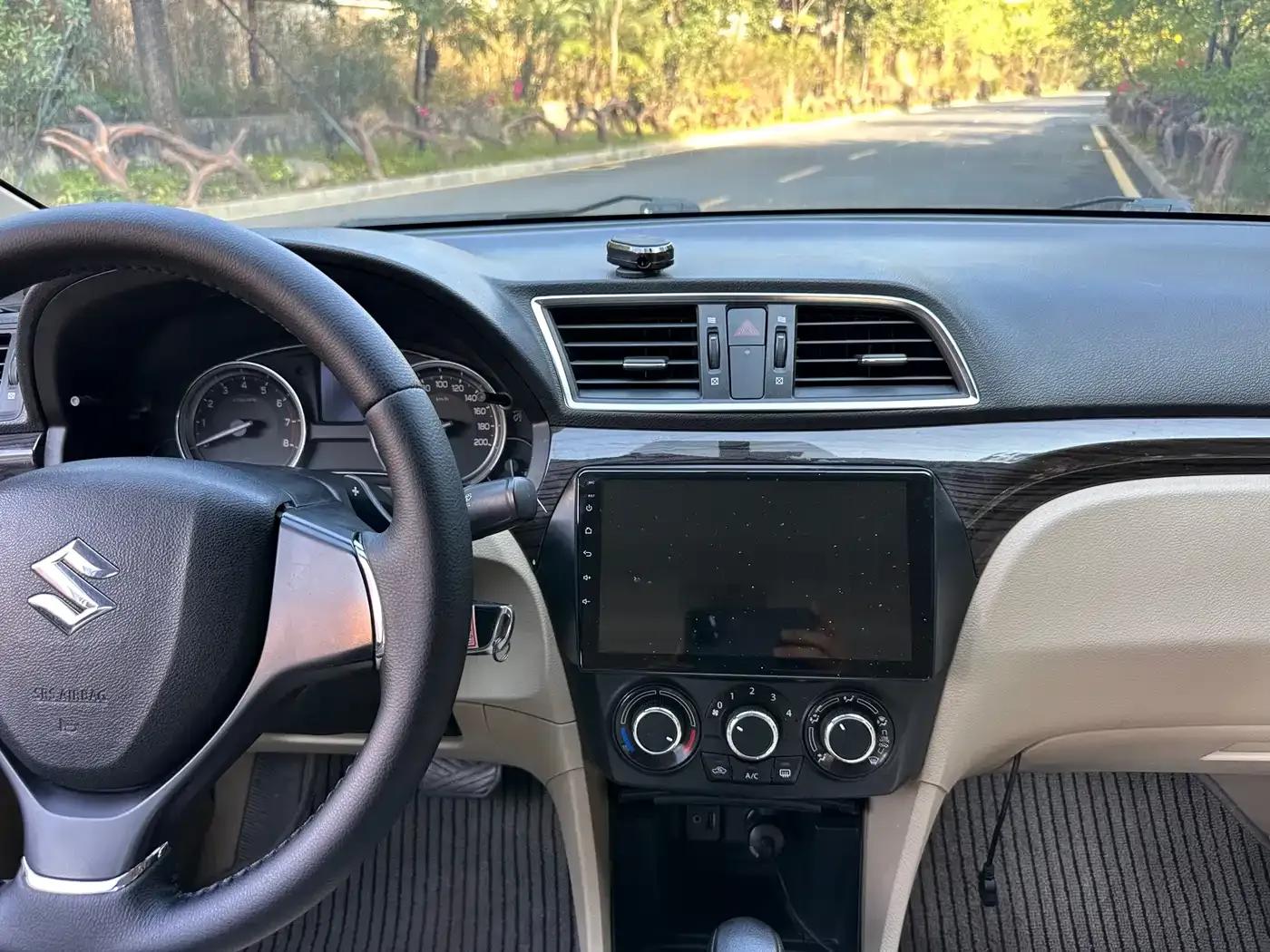 Ciaz 2015 1.6L Automatic Comfort Edition — миниатюра 14