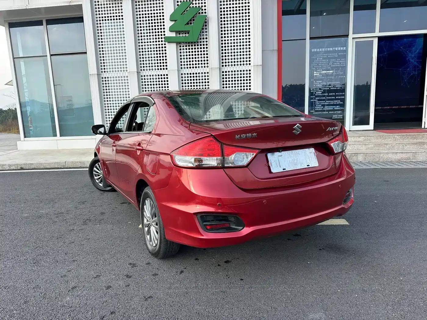 Ciaz 2015 1.6L Automatic Comfort Edition — миниатюра 3